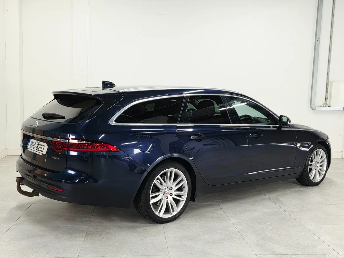 Jaguar XF Estate, Diesel, 2019, Blue