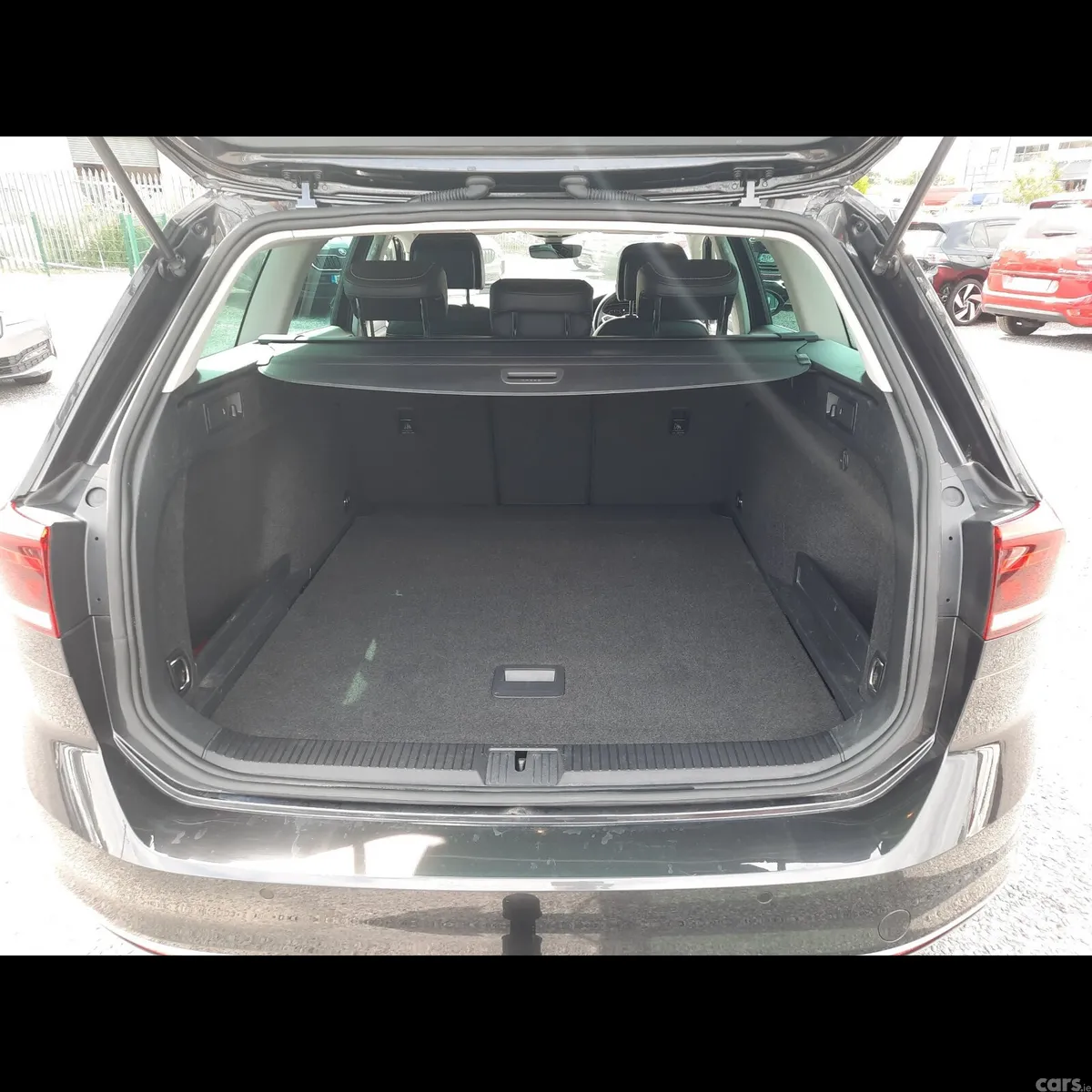Volkswagen Passat Estate, Diesel, 2022, Grey