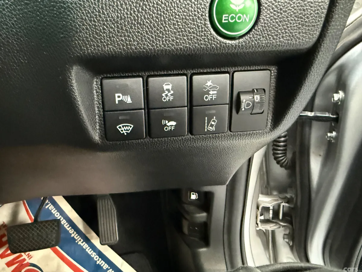 Honda Jazz Hatchback, Petrol Hybrid, 2019, Silver