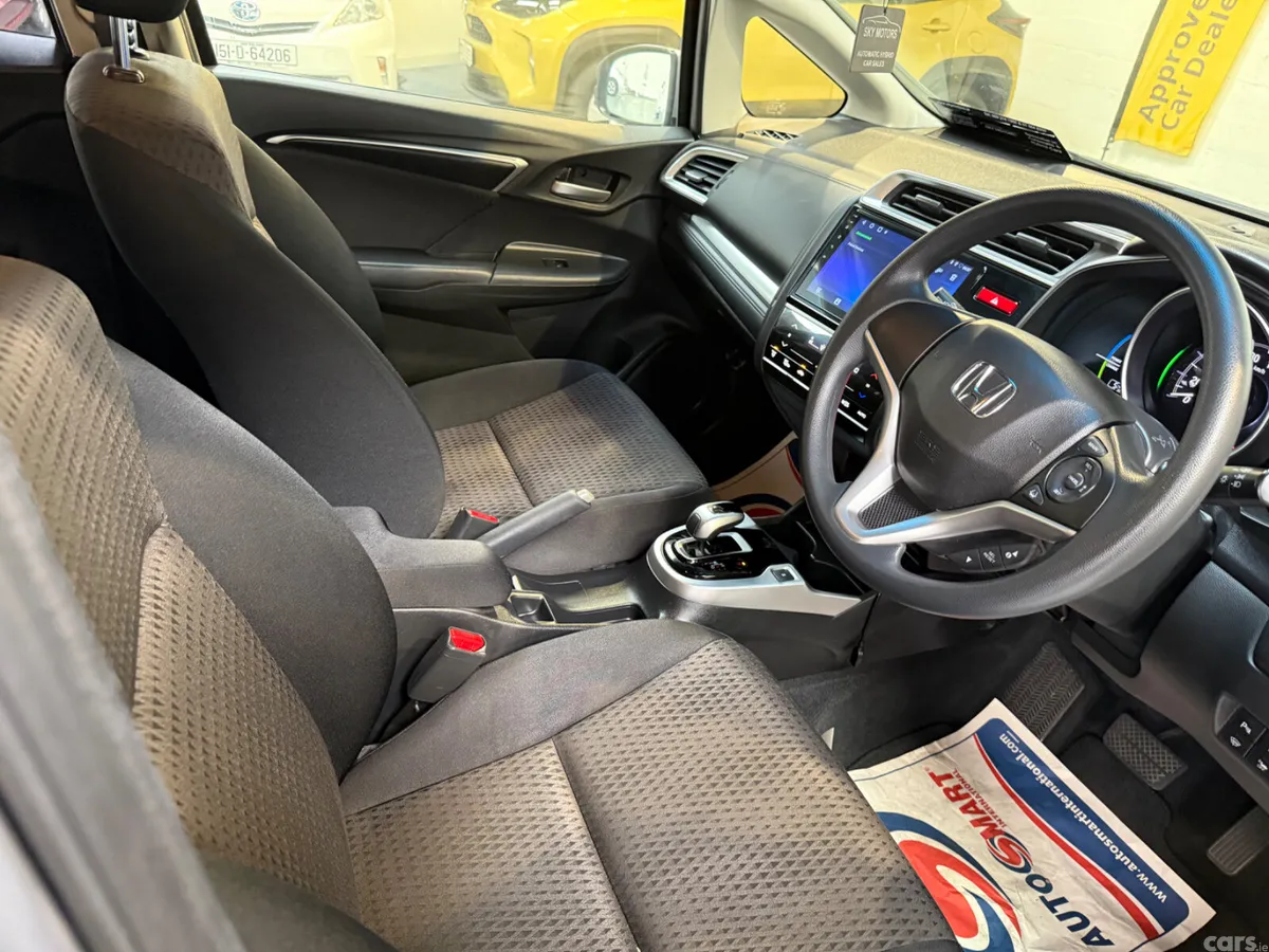 Honda Jazz Hatchback, Petrol Hybrid, 2019, Silver