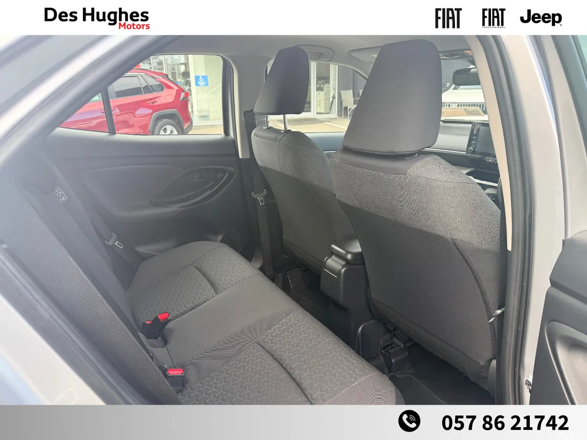 Toyota Yaris Cross Hatchback, Petrol Hybrid, 2022, Silver