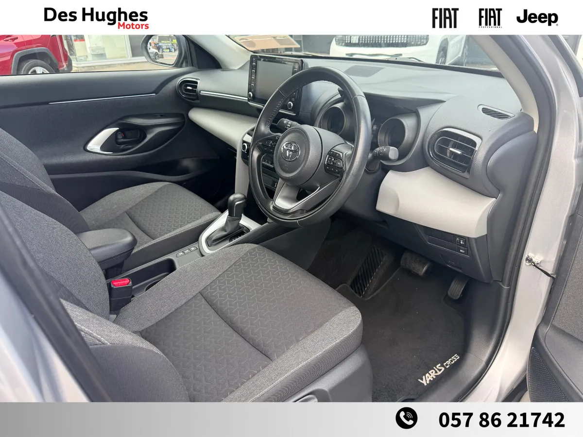 Toyota Yaris Cross Hatchback, Petrol Hybrid, 2022, Silver