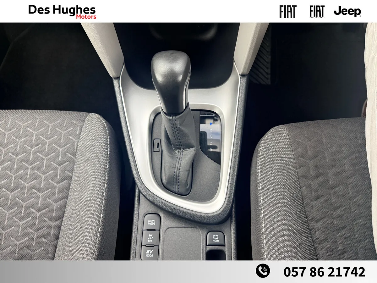 Toyota Yaris Cross Hatchback, Petrol Hybrid, 2022, Silver