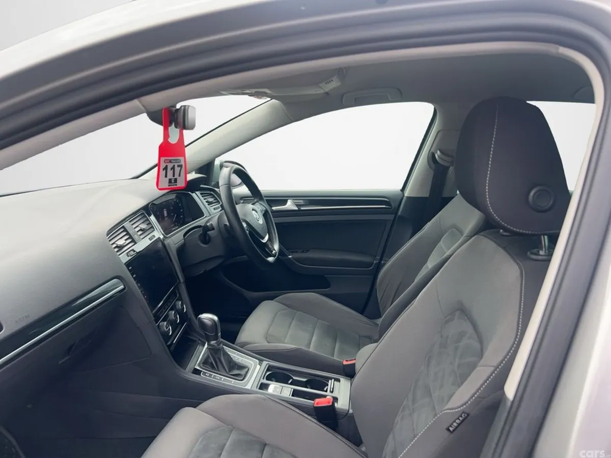 Volkswagen Golf Hatchback, Petrol, 2019, Silver