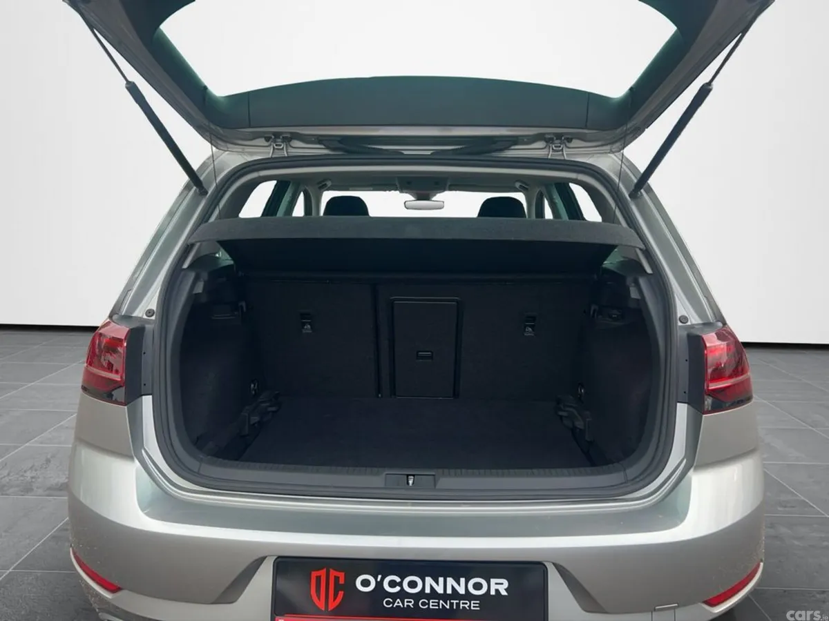 Volkswagen Golf Hatchback, Petrol, 2019, Silver