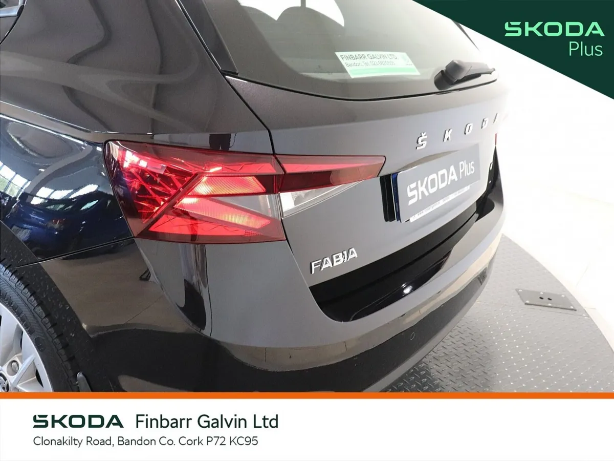 Skoda Fabia Hatchback, Petrol, 2023, Black