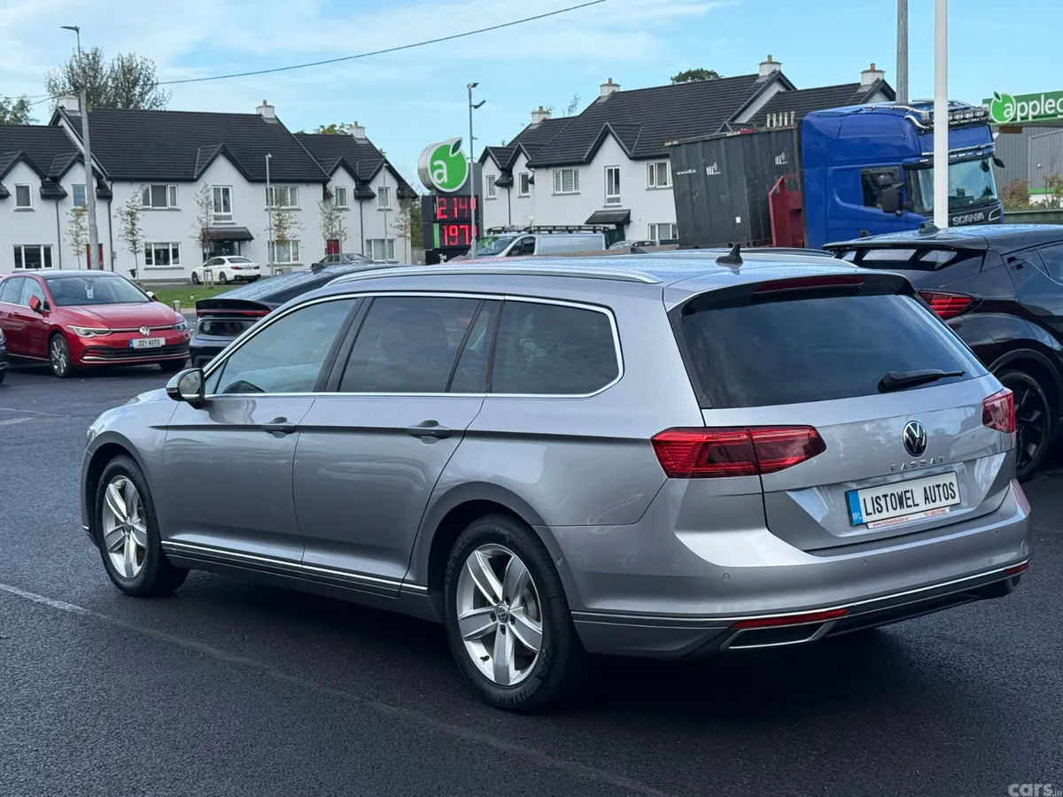 Volkswagen Passat Estate, Diesel, 2021, Silver