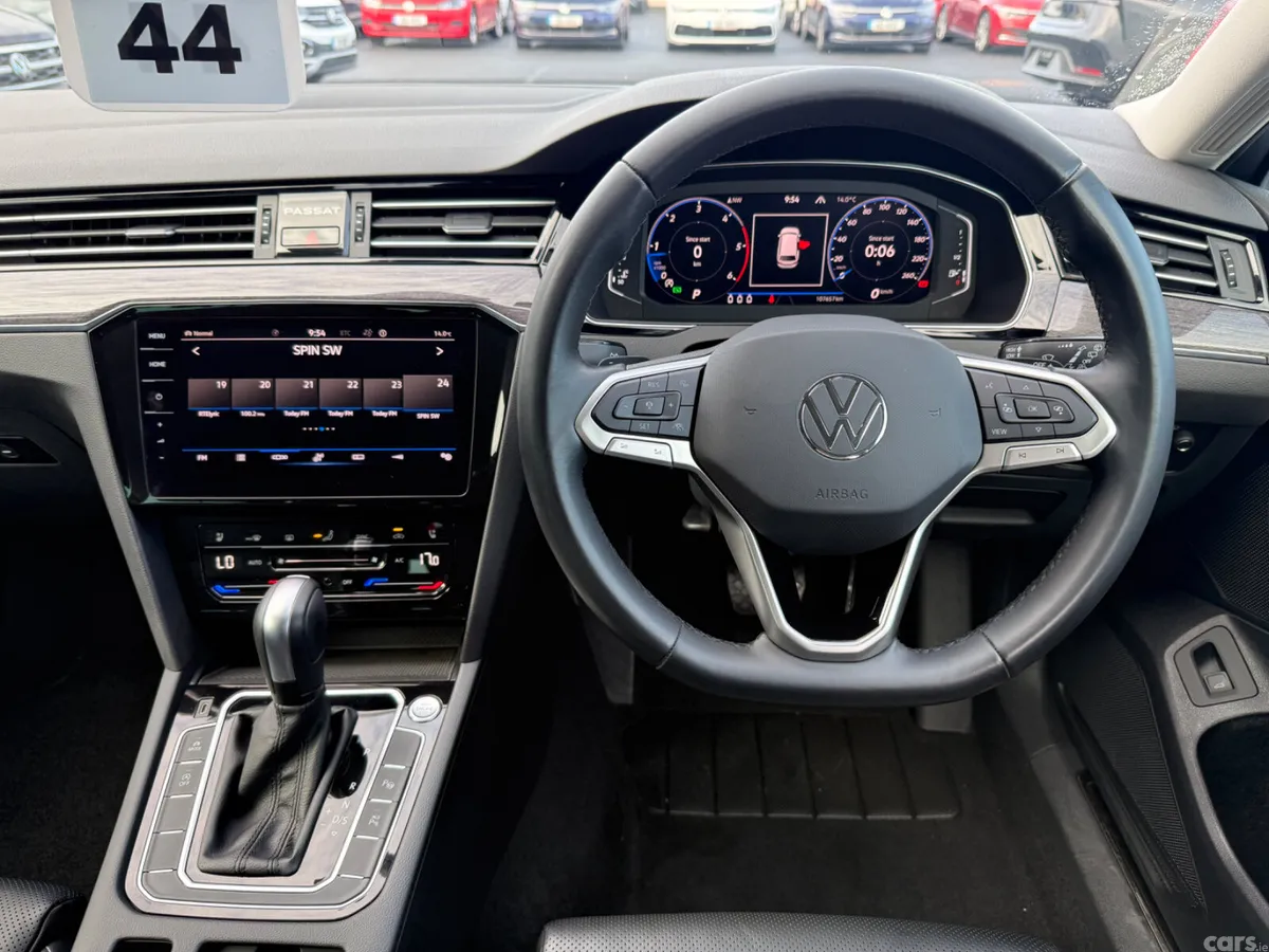 Volkswagen Passat Estate, Diesel, 2021, Silver