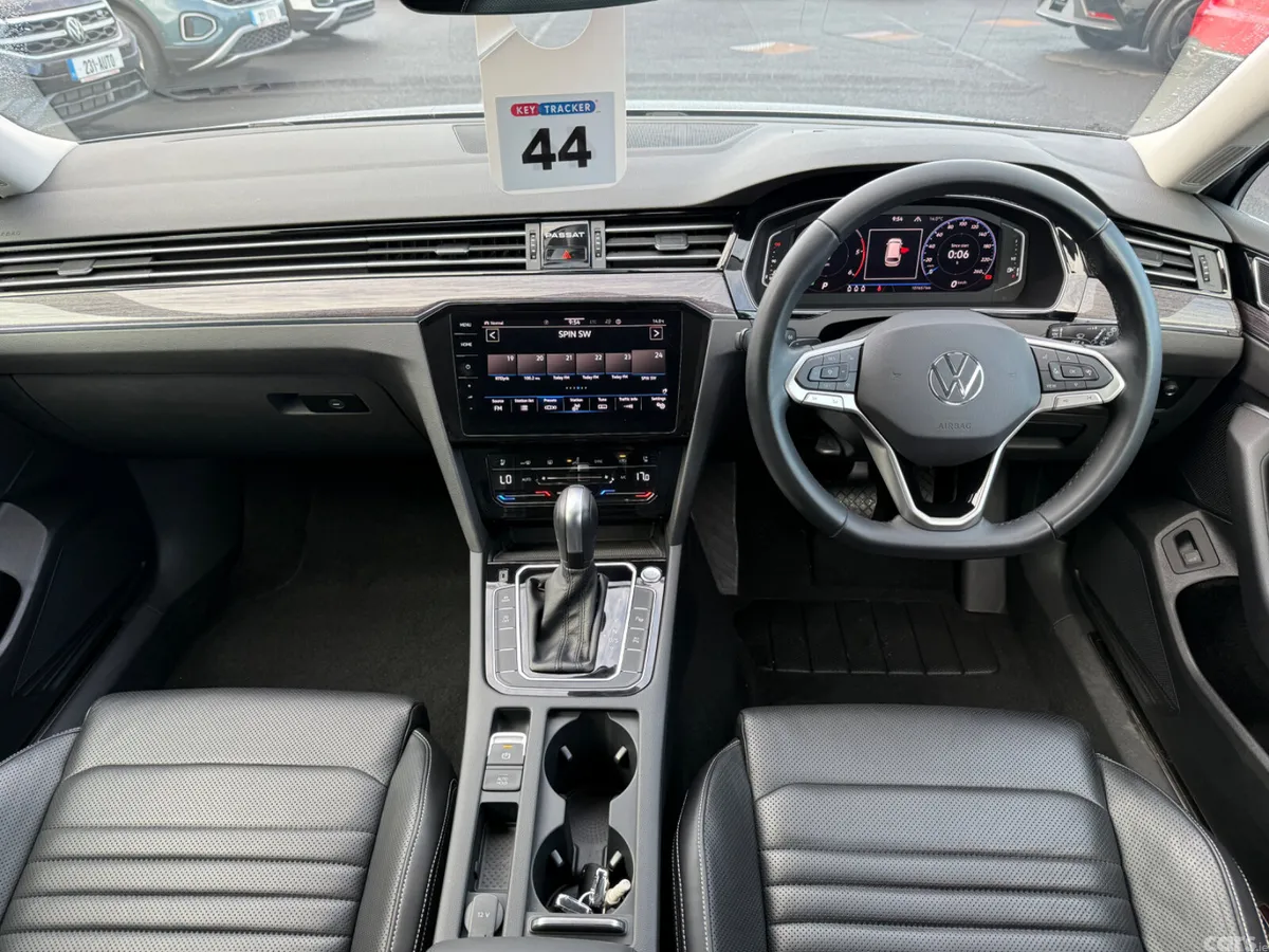 Volkswagen Passat Estate, Diesel, 2021, Silver