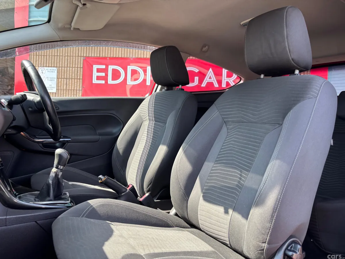 Ford Fiesta Hatchback, Petrol, 2014, Red
