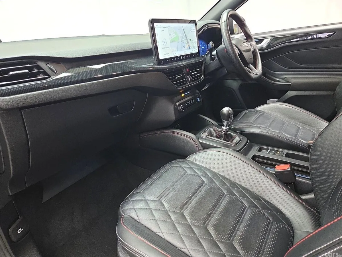 Ford Focus Hatchback, Petrol, 2024, Grey