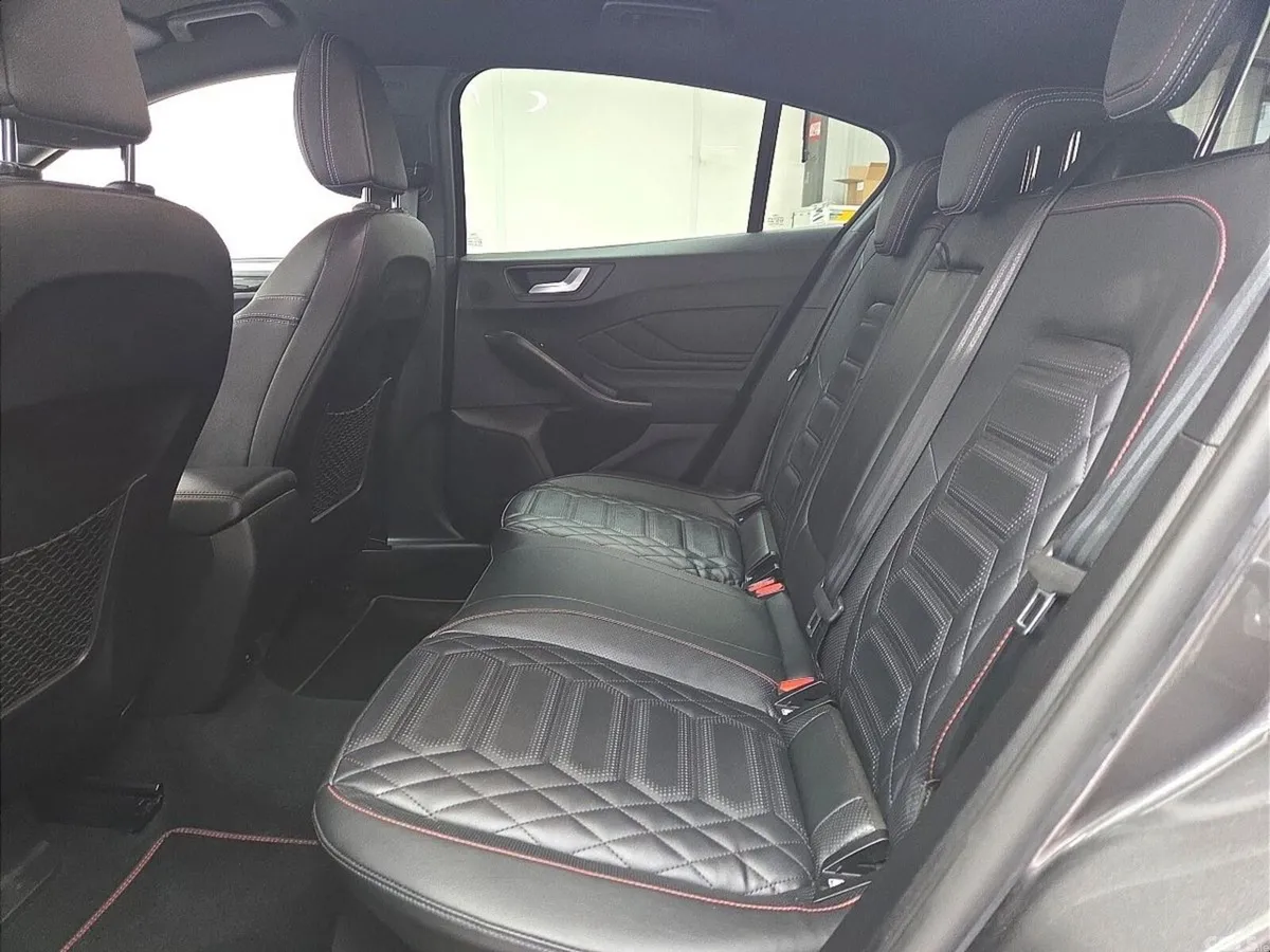 Ford Focus Hatchback, Petrol, 2024, Grey