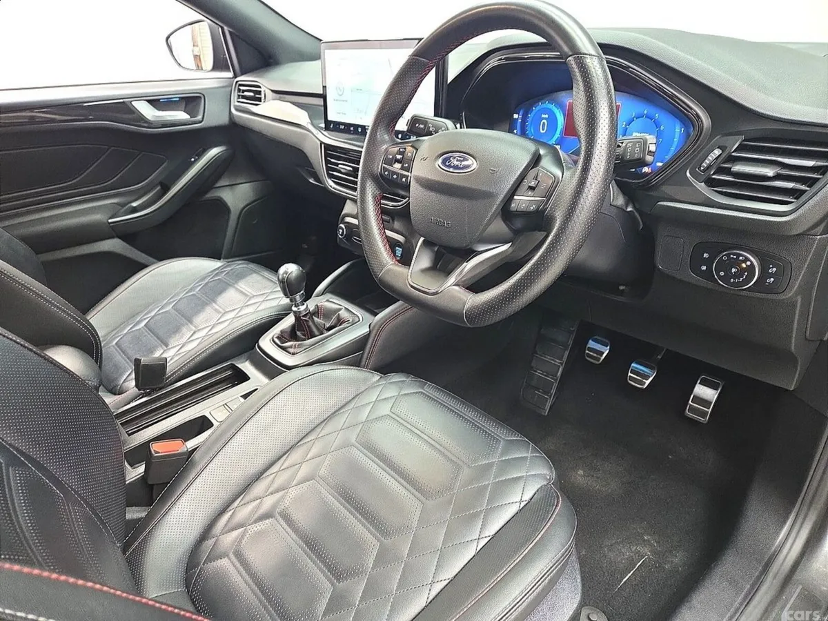 Ford Focus Hatchback, Petrol, 2024, Grey