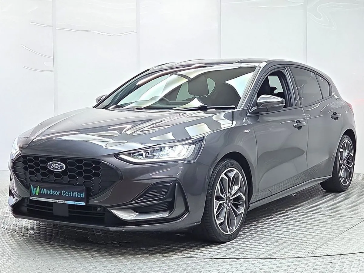 Ford Focus Hatchback, Petrol, 2024, Grey