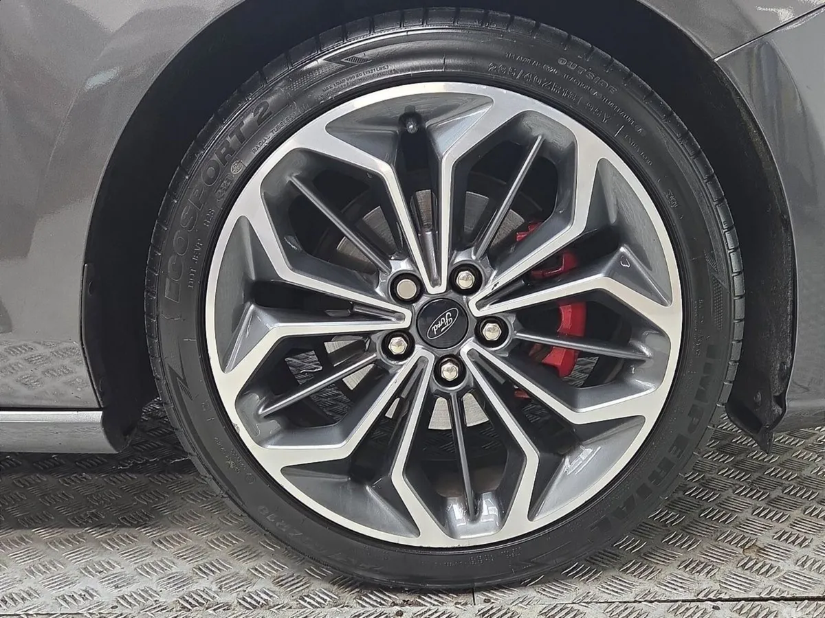 Ford Focus Hatchback, Petrol, 2024, Grey