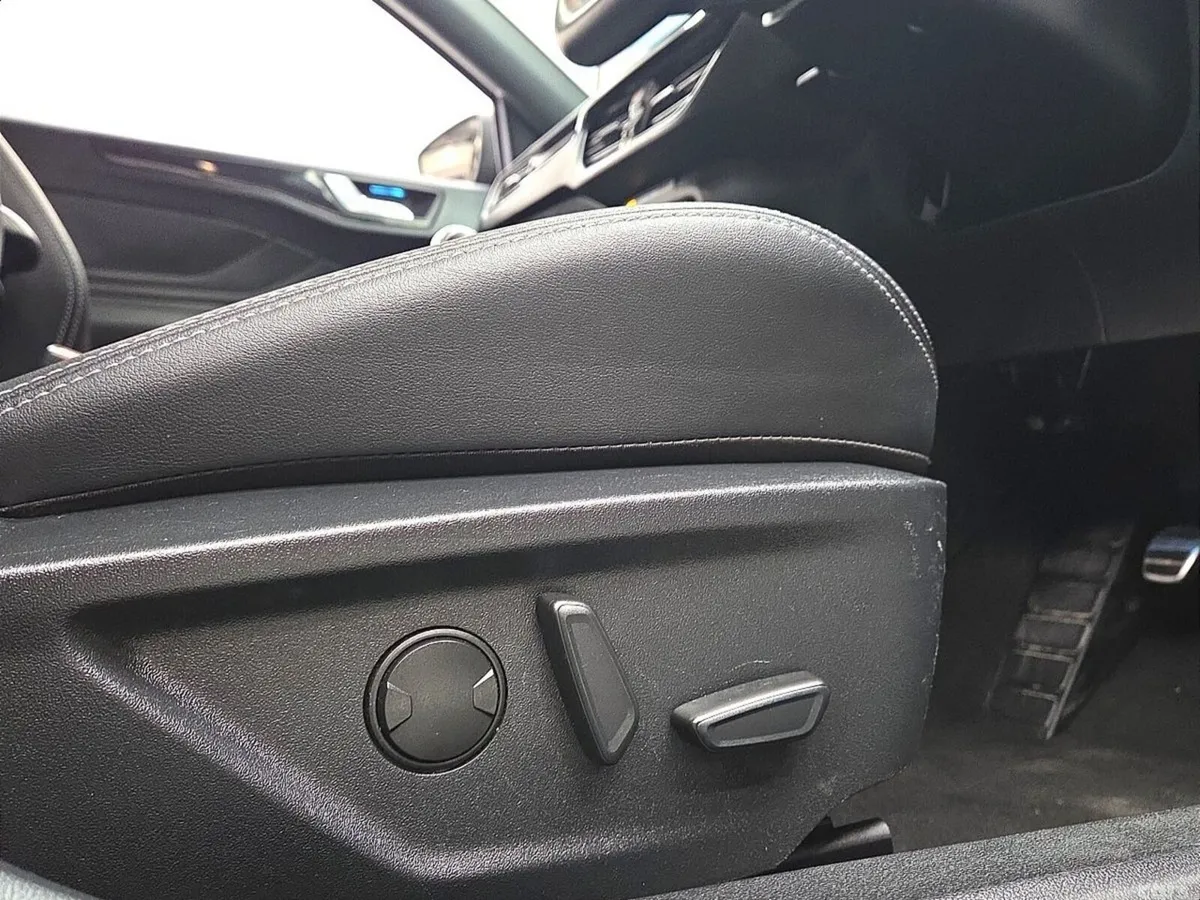 Ford Focus Hatchback, Petrol, 2024, Grey
