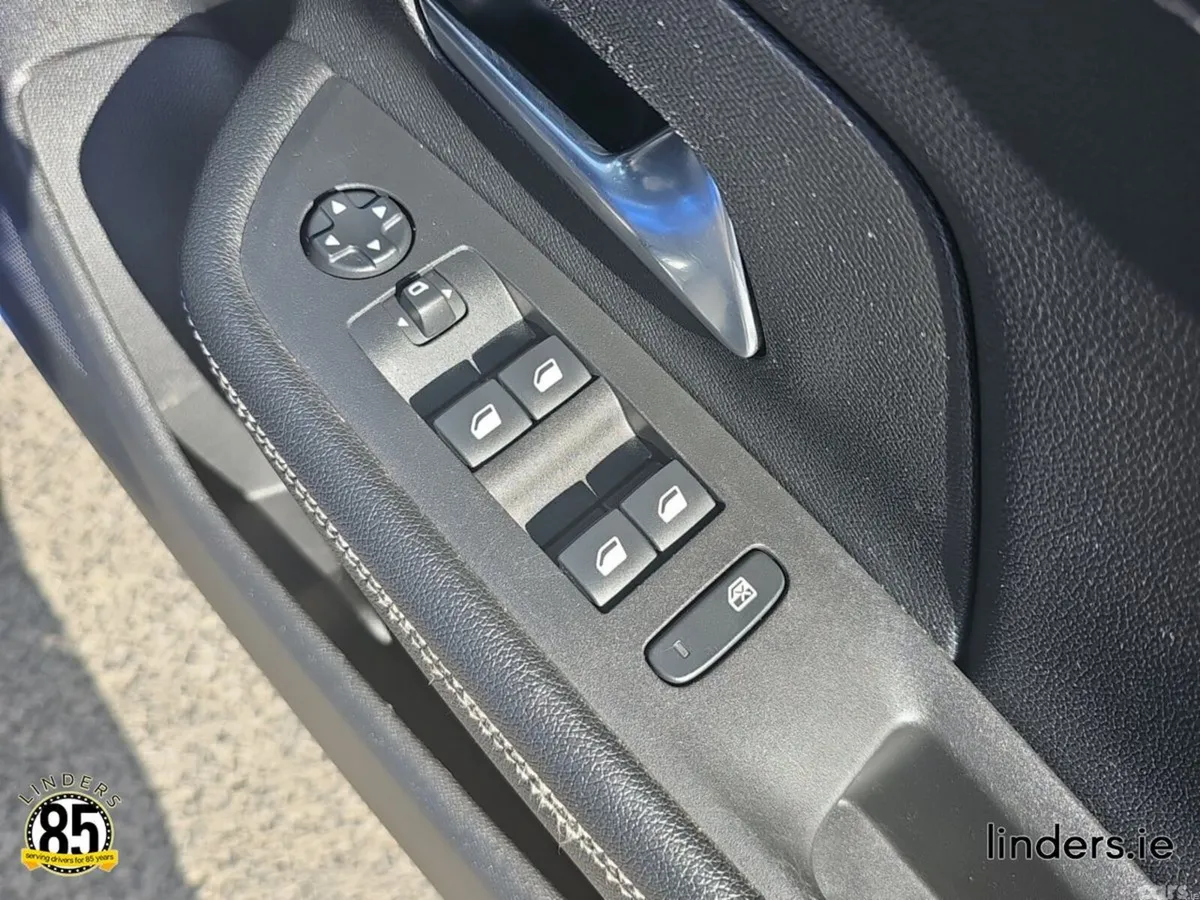 Opel Mokka SUV, Petrol, 2023, Blue