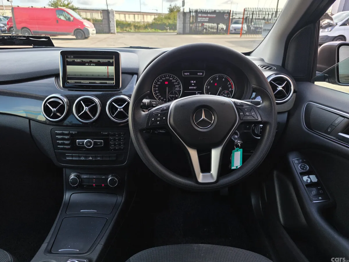 Mercedes-Benz B-Class MPV, Petrol, 2014, Brown