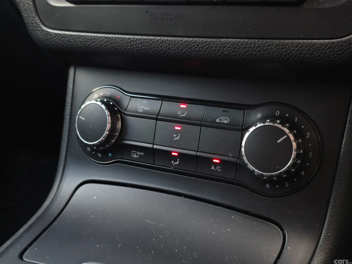 Mercedes-Benz B-Class MPV, Petrol, 2014, Brown