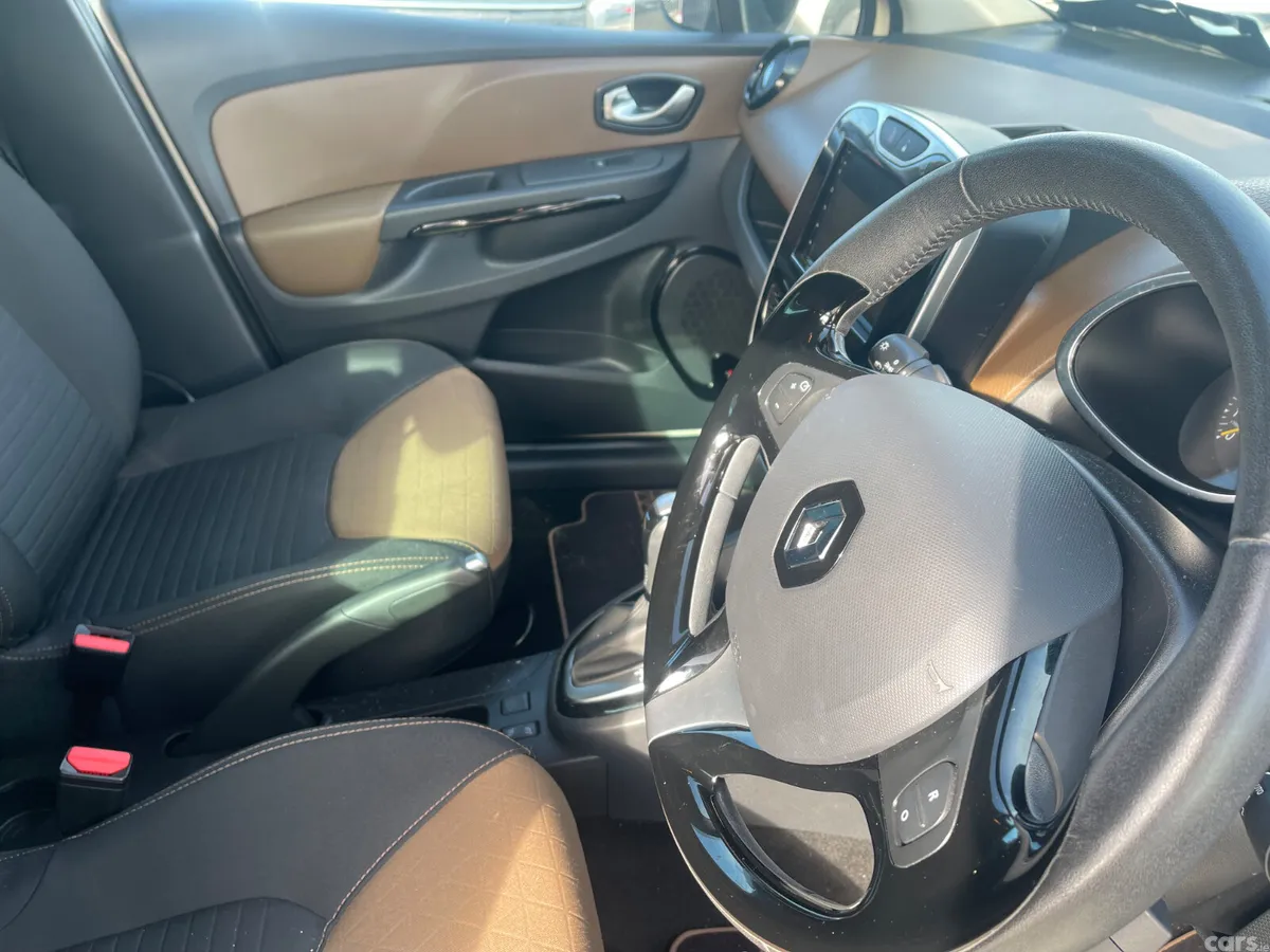 Renault Clio Hatchback, Petrol, 2016, Beige