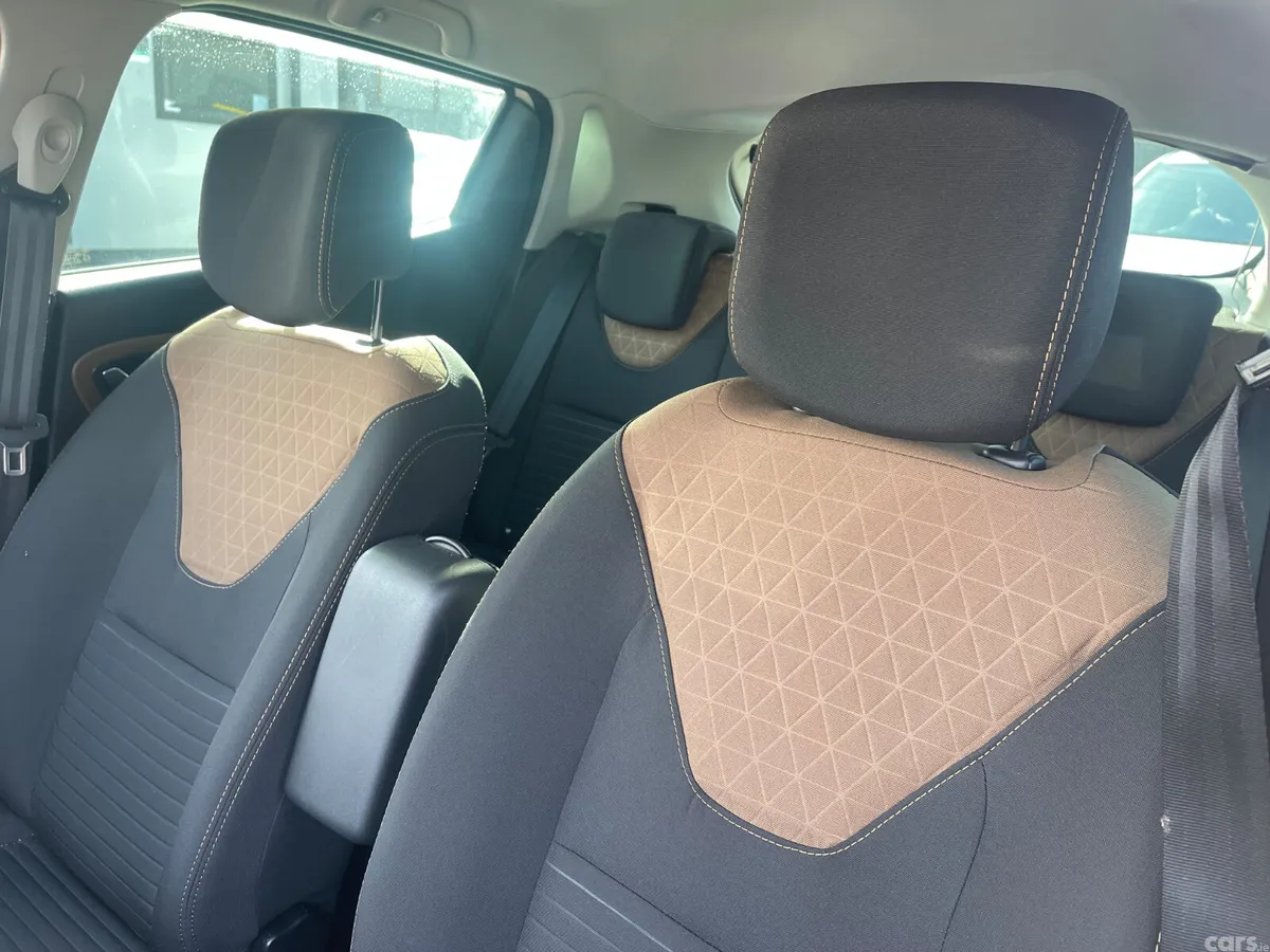 Renault Clio Hatchback, Petrol, 2016, Beige