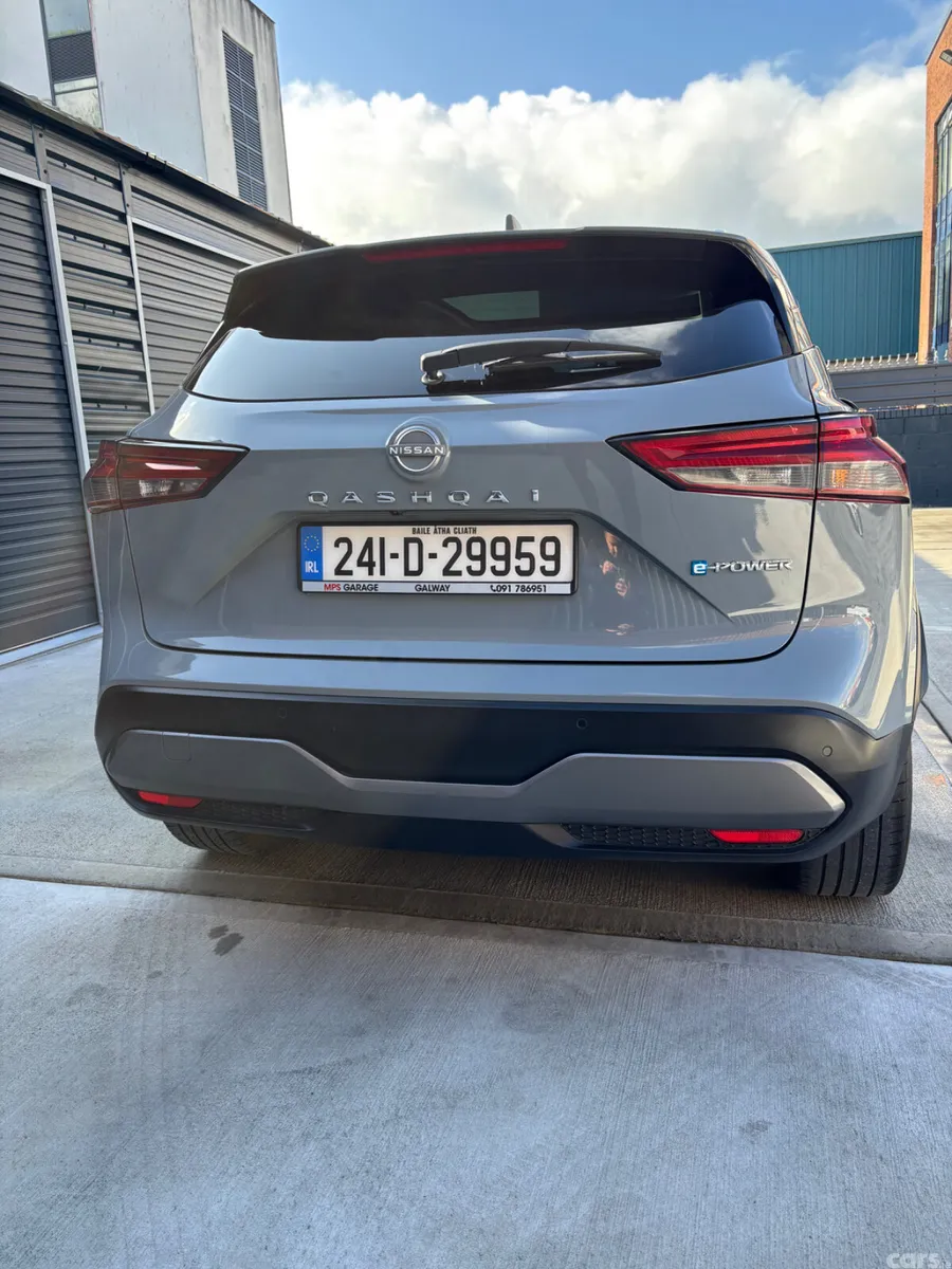 Nissan Qashqai MPV, Petrol, 2024, Grey