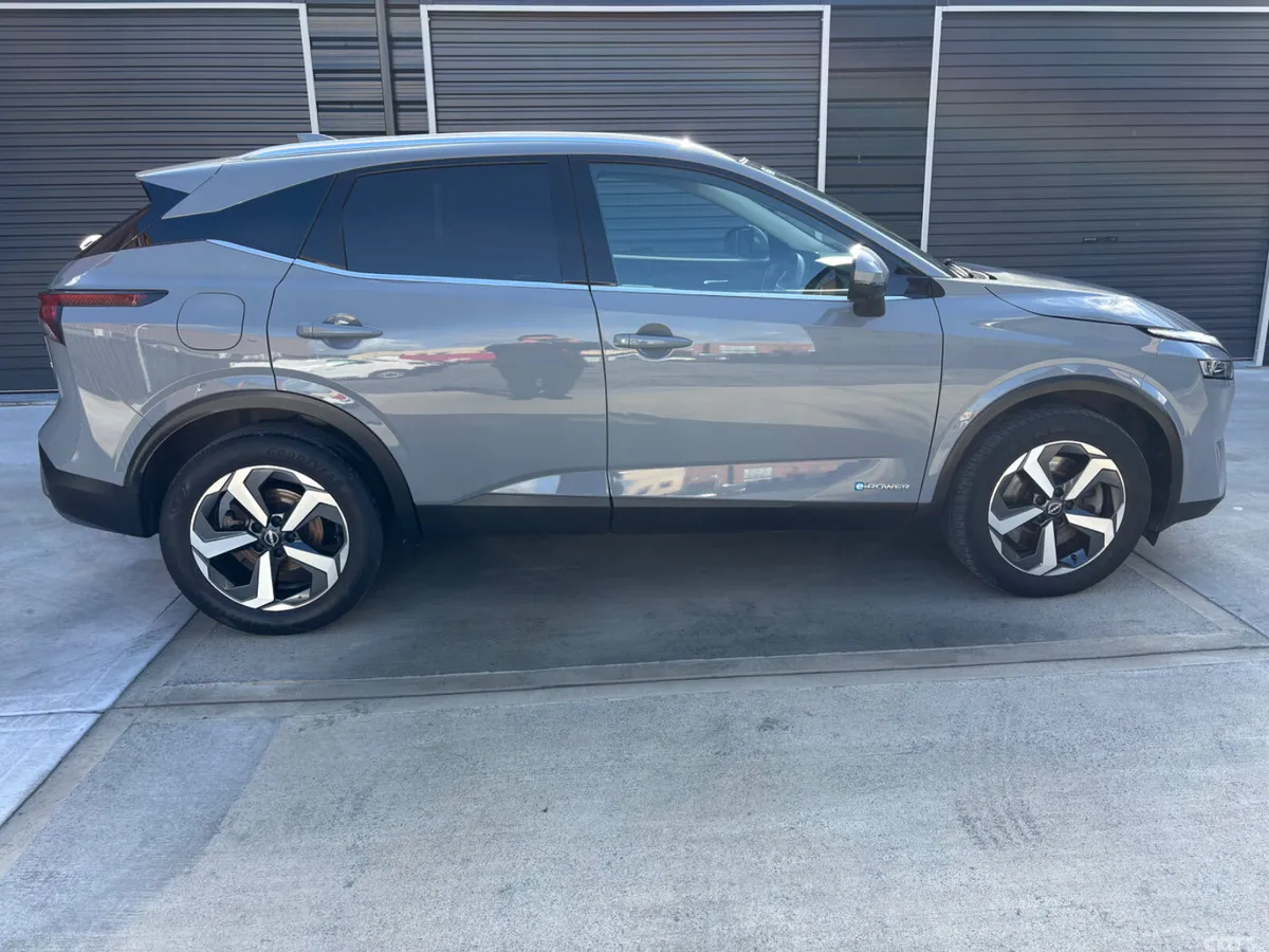 Nissan Qashqai MPV, Petrol, 2024, Grey