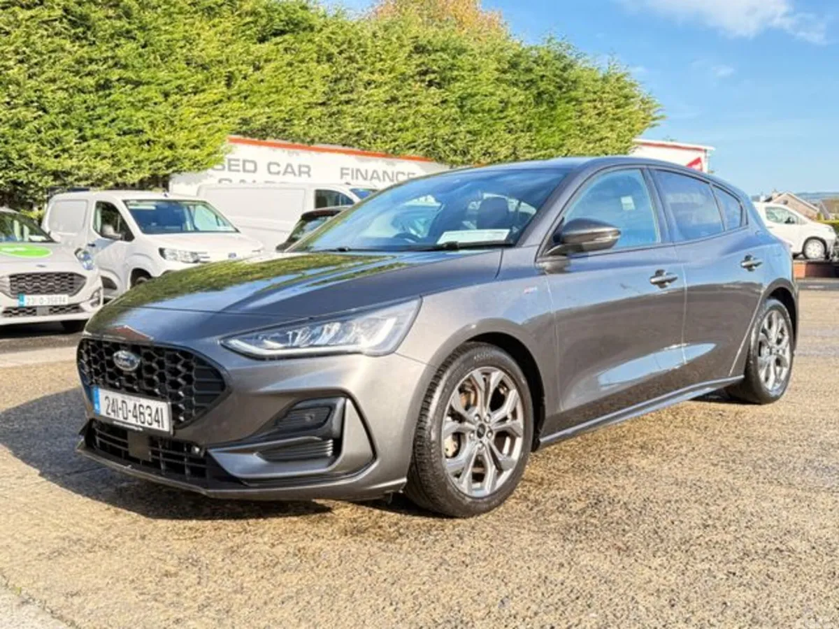 Ford Focus Hatchback, Petrol, 2024, Grey