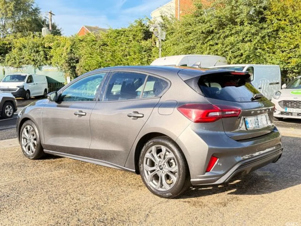 Ford Focus Hatchback, Petrol, 2024, Grey