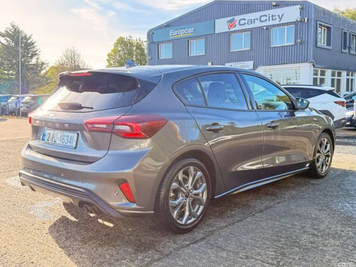Ford Focus Hatchback, Petrol, 2024, Grey