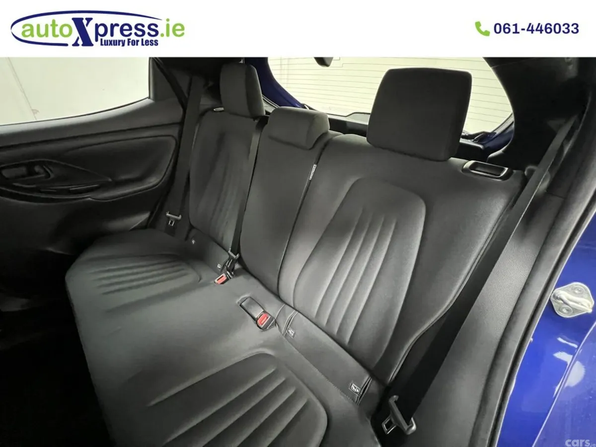 Toyota Yaris Hatchback, Petrol, 2023, Blue