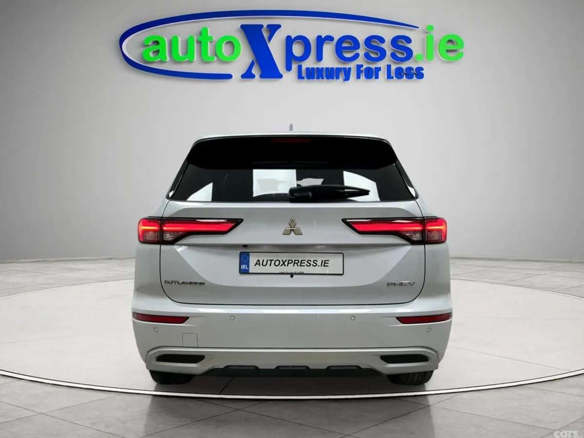 Mitsubishi Outlander SUV, Petrol Hybrid, 2023, White