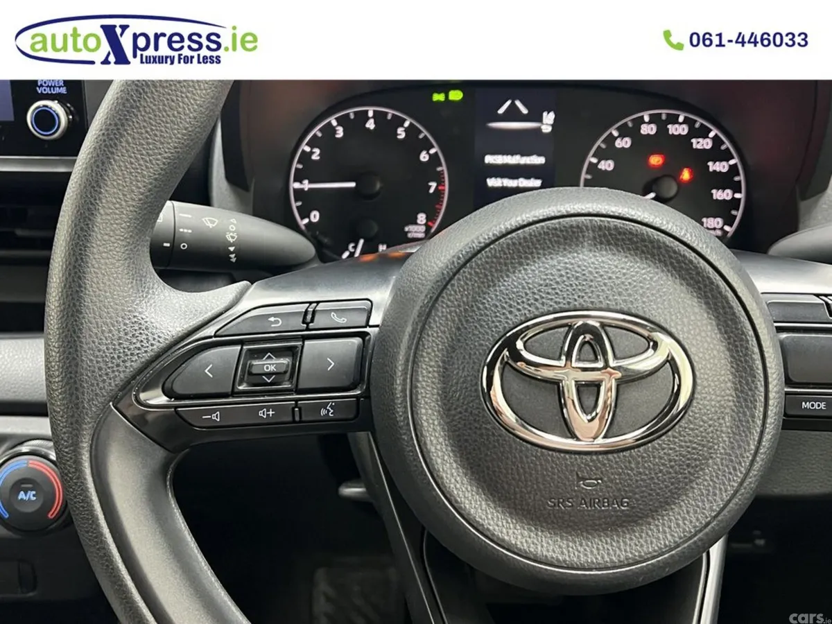 Toyota Yaris Hatchback, Petrol, 2023, Blue
