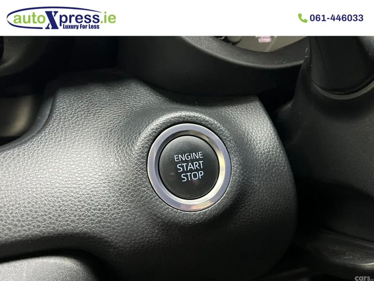 Toyota Yaris Hatchback, Petrol, 2023, Blue