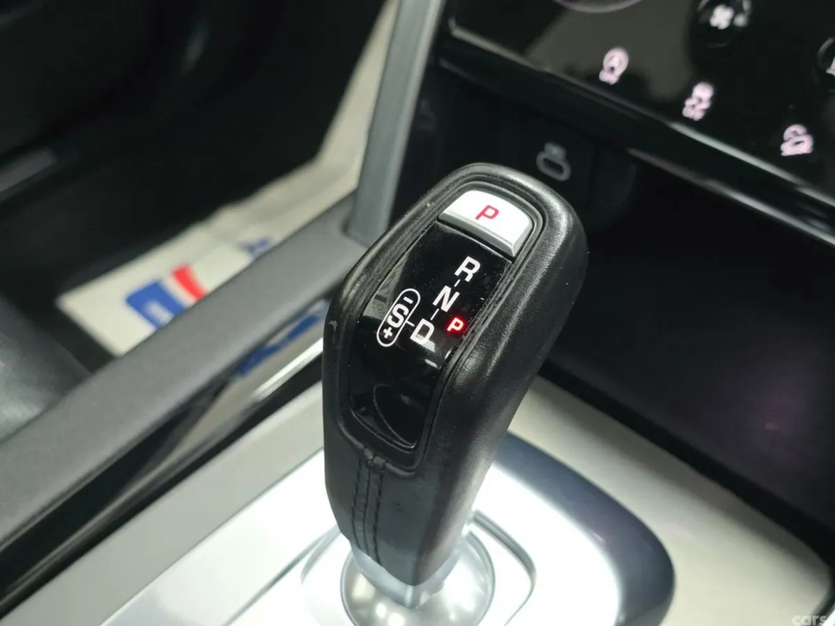 Land Rover Discovery Sport SUV, Petrol Plug-in Hybrid, 2022, Black
