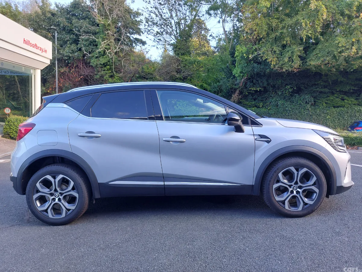 Renault Captur Hatchback, Petrol, 2023, Grey