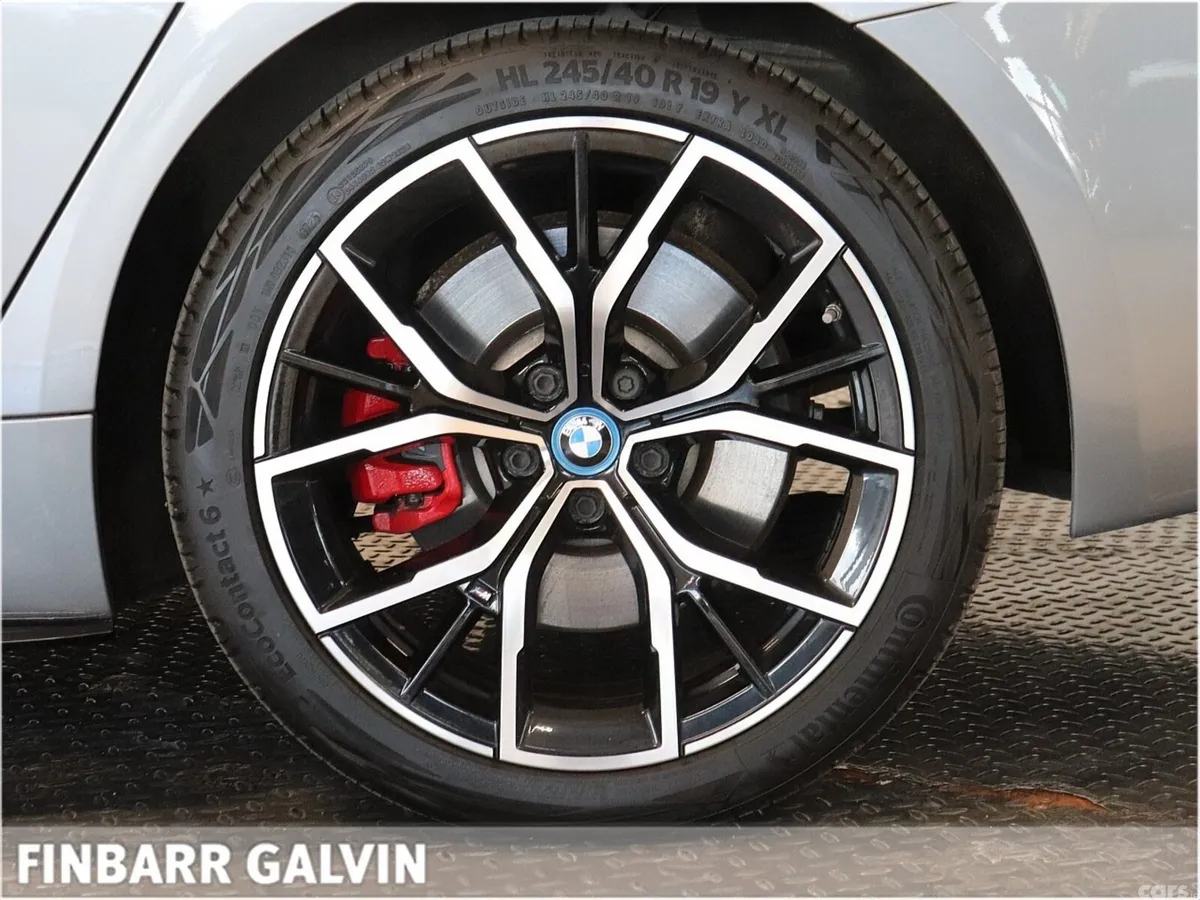 BMW 5-Series Estate, Petrol Plug-in Hybrid, 2023, Grey