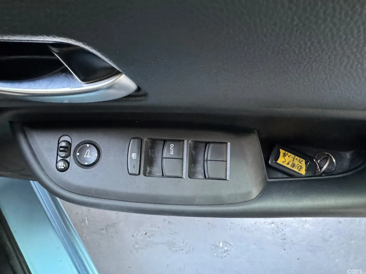 Honda Fit Hatchback, Petrol Hybrid, 2021, Blue