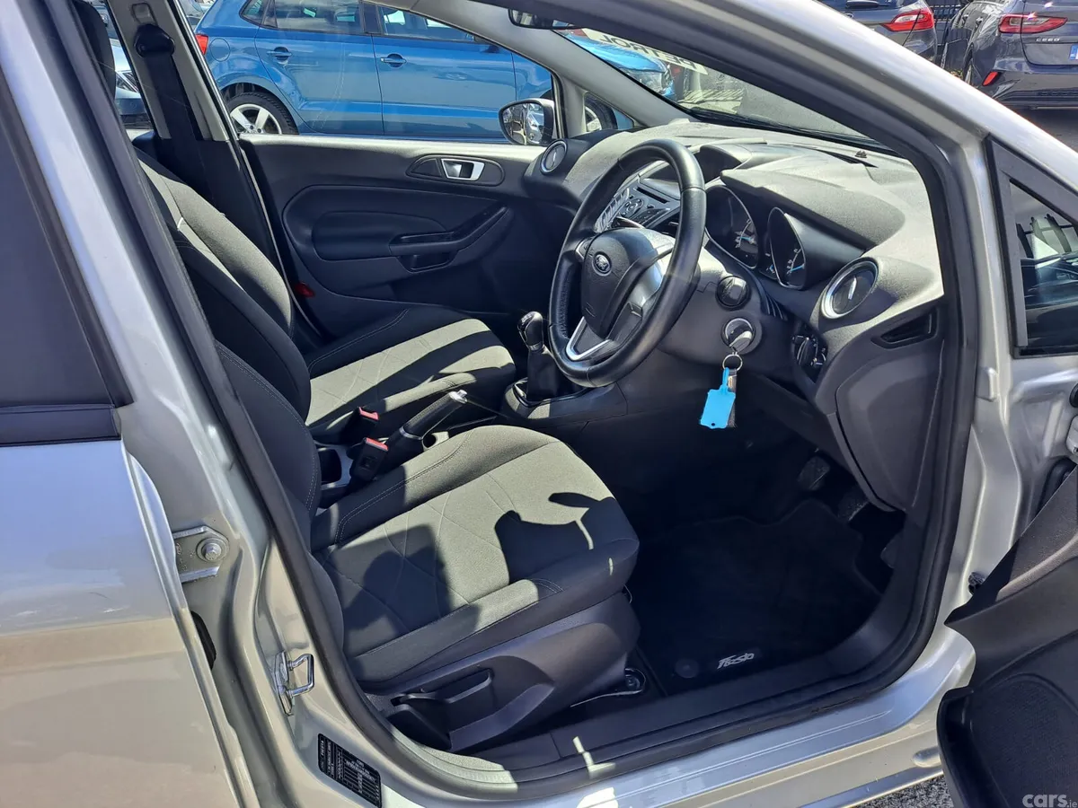 Ford Fiesta Hatchback, Petrol, 2017, Grey