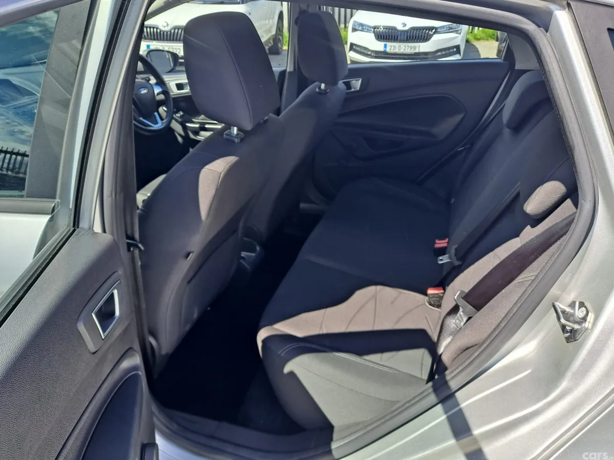Ford Fiesta Hatchback, Petrol, 2017, Grey