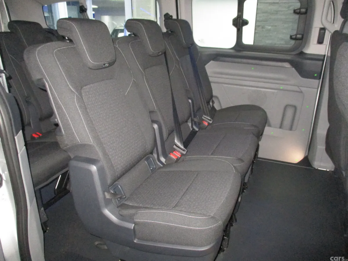 Ford Transit Custom MPV, Petrol Plug-in Hybrid, 2026, Grey