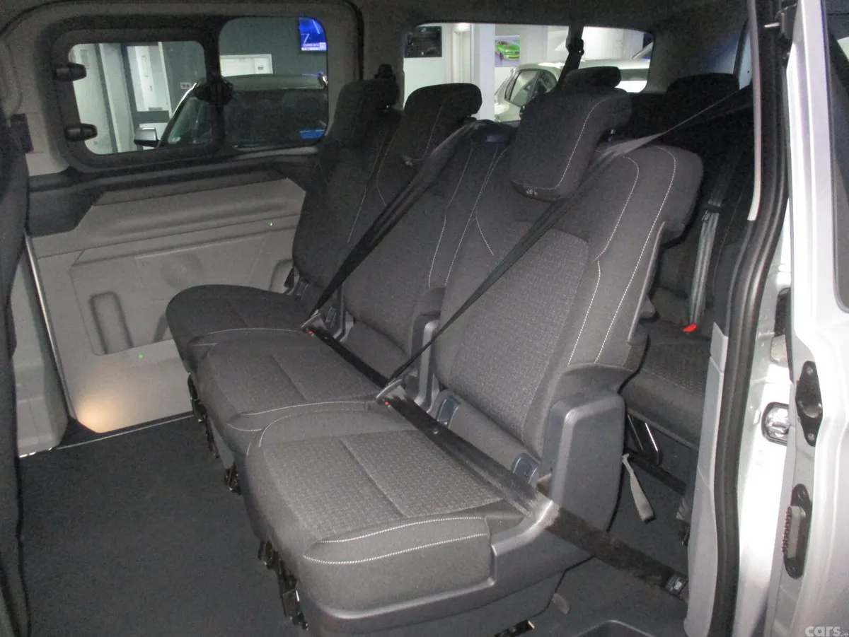 Ford Transit Custom MPV, Petrol Plug-in Hybrid, 2026, Grey