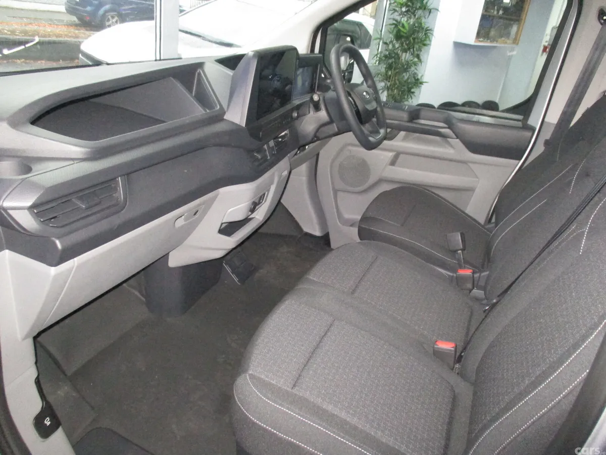 Ford Transit Custom MPV, Petrol Plug-in Hybrid, 2026, Grey