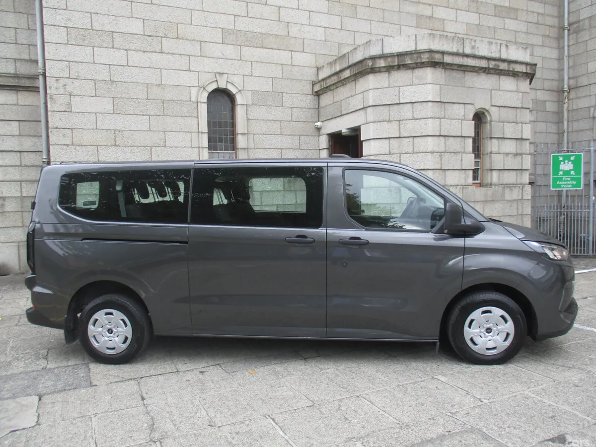 Ford Transit Custom MPV, Petrol Plug-in Hybrid, 2026, Grey