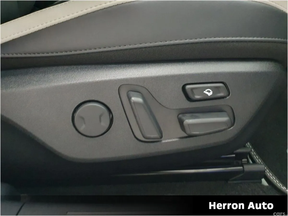 Kia EV6 MPV, Electric, 2025, White