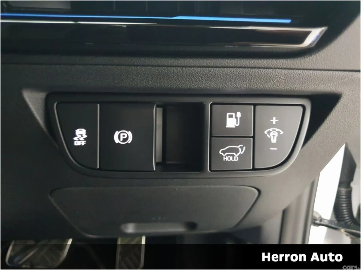 Kia EV6 MPV, Electric, 2025, White
