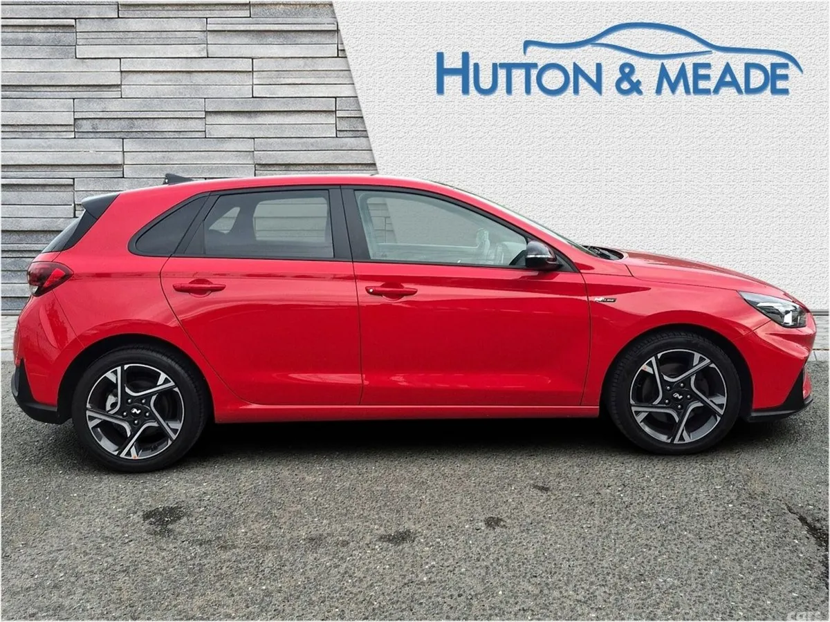 Hyundai i30 Hatchback, Petrol, 2023, Red