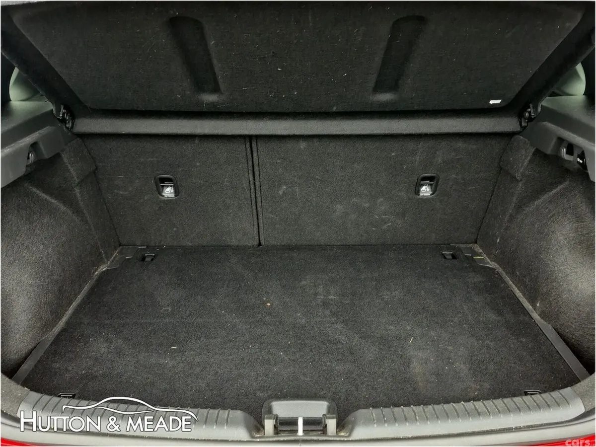 Hyundai i30 Hatchback, Petrol, 2023, Red