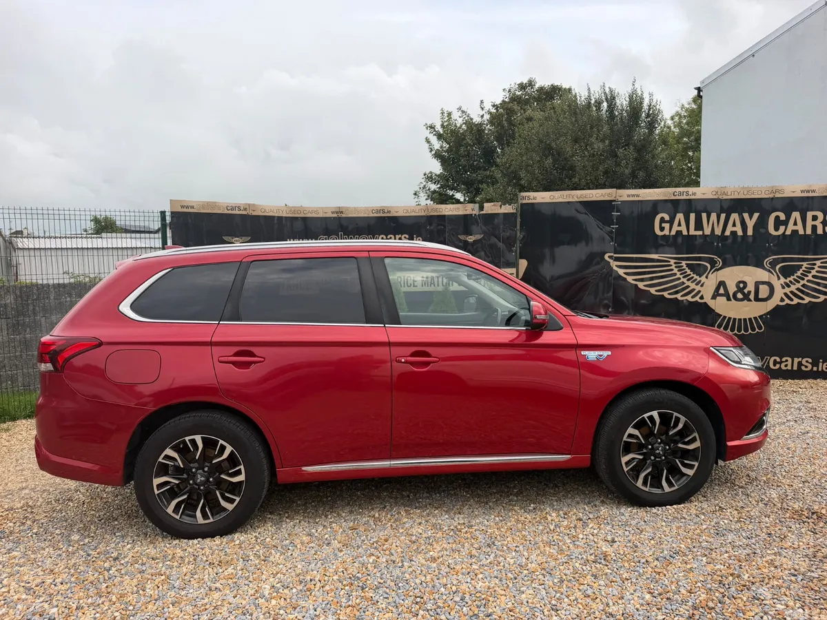 Mitsubishi Outlander SUV, Petrol Plug-in Hybrid, 2017, Red