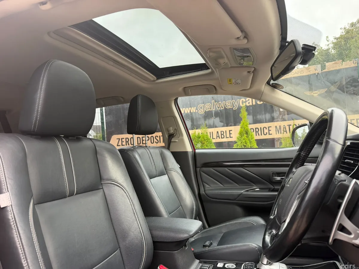 Mitsubishi Outlander SUV, Petrol Plug-in Hybrid, 2017, Red